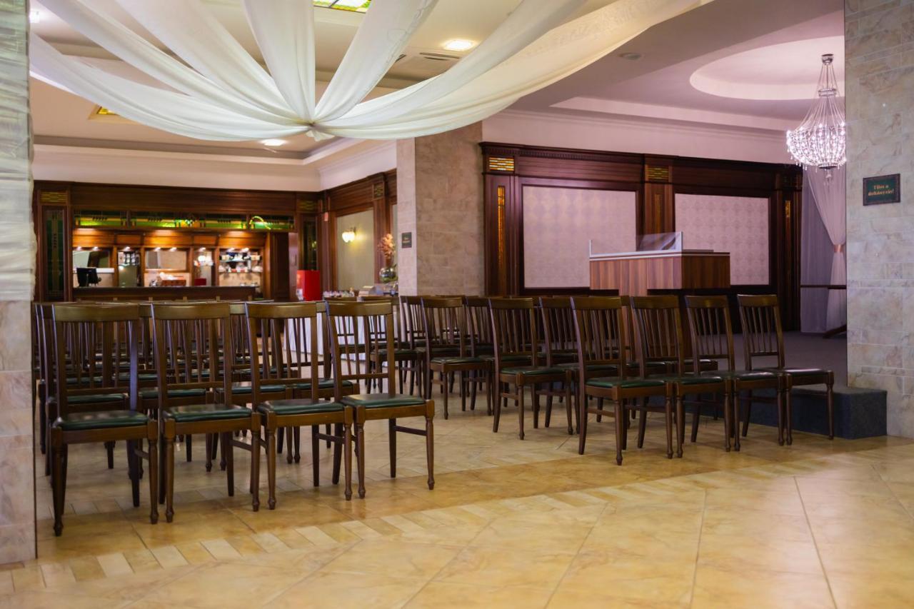 Dabas Hotel Exterior photo